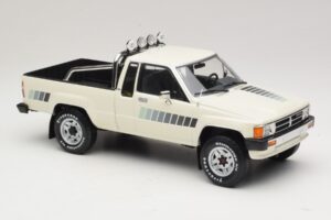 Toyota Hilux N50 Xtra Cab 4x4 Blanco KK-Scale 1:18 KKDC181564 Metal - imagen 4 de 6