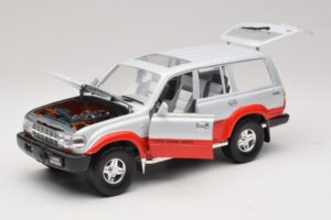 Toyota Land Cruiser J80 Plata Rojo Road Legends 1:18 92098 Metal - imagen 2 de 8