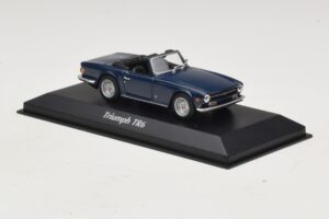 Triumph TR6 Azul Oscuro Maxichamps 1:43 940132570 Metal - imagen 3 de 5