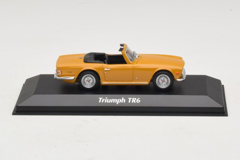 Triumph TR6 Naranja Maxichamps 1:43 940132571 Metal