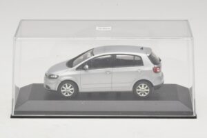 Volkswagen Golf Plus Mk5 Plata Caja De Reemplazo Minichamps 1:43 400054370-R1 Metal - imagen 4 de 5