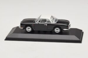 Volkswagen Karmann Ghia Negro con techo blanco Minichamps 1:43 430050224 Metal