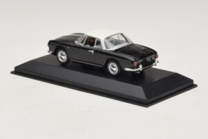 Volkswagen Karmann Ghia Negro con techo blanco Minichamps 1:43 430050224 Metal - imagen 3 de 5