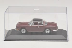 Volkswagen Karmann Ghia Rojo Con Techo Negro Minichamps 1:43 GHIA002 Metal - imagen 4 de 5