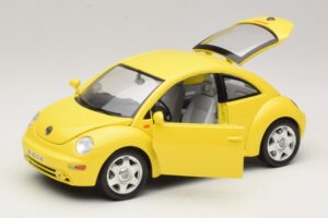 Volkswagen New Beetle A4 Amarillo Bburago 1:18 3302 Metal - imagen 2 de 8