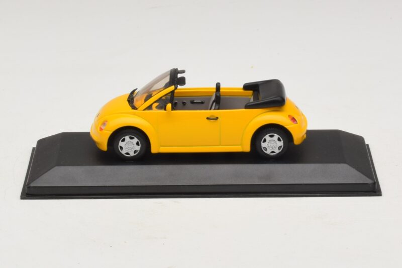 Volkswagen New Beetle Descapotable Amarillo Minichamps 1:43 BEETLE002 Metal
