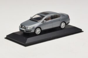 Volkswagen Passat B6 Gris Metalizado Minichamps 1:43 PASSAT006 Metal - imagen 2 de 5