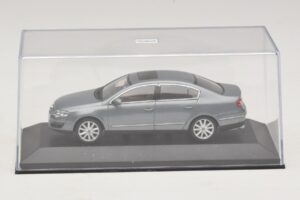 Volkswagen Passat B6 Gris Metalizado Minichamps 1:43 PASSAT006 Metal - imagen 4 de 5