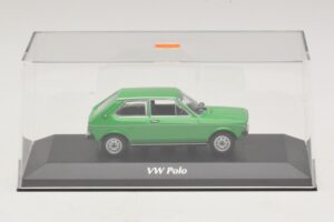 Volkswagen Polo Mk1 Verde Maxichamps 1:43 940050501 Metal - imagen 4 de 5