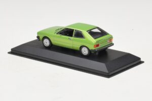 Volkswagen Scirocco Mk1 Verde Metalizado Caja de Repuesto Maxichamps 1:43 940050420-R1 Metal - imagen 3 de 5