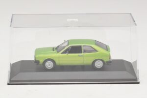 Volkswagen Scirocco Mk1 Verde Metalizado Caja de Repuesto Maxichamps 1:43 940050420-R1 Metal - imagen 4 de 5
