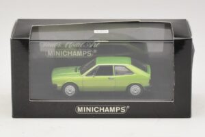 Volkswagen Scirocco Mk1 Verde Metalizado Caja de Repuesto Maxichamps 1:43 940050420-R1 Metal - imagen 5 de 5