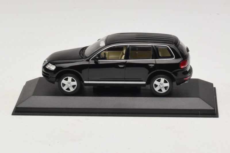 Volkswagen Touareg 7L Negro Minichamps 1:43 TOUAREG002 Metal