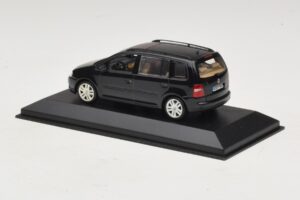 Volkswagen Touran 1T Negro Minichamps 1:43 TOURAN005 Metal - imagen 3 de 5