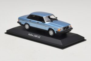 Volvo 240 GL Blue Metallic Maxichamps 1:43 940171400 Metal - imagen 3 de 5