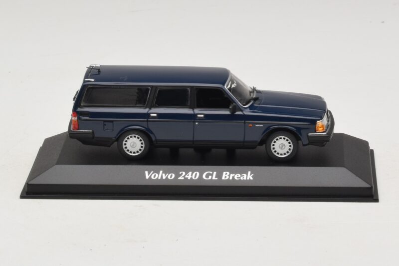 Volvo 240 GL Familiar Azul Oscuro Maxichamps 1:43 940171412 Metal