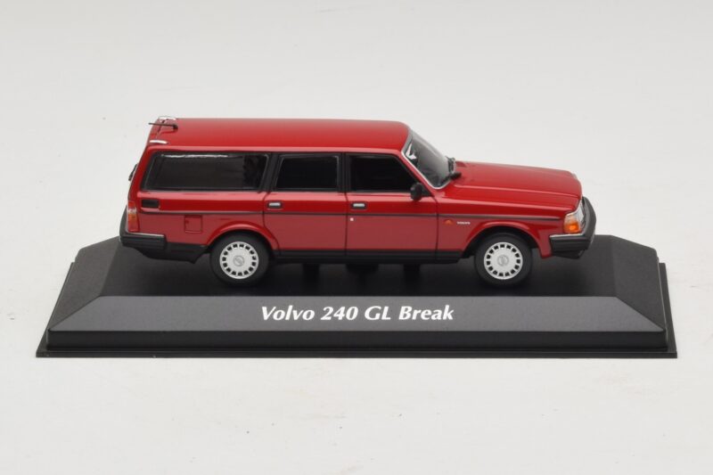 Volvo 240 GL Familiar Rojo Maxichamps 1:43 940171410 Metal